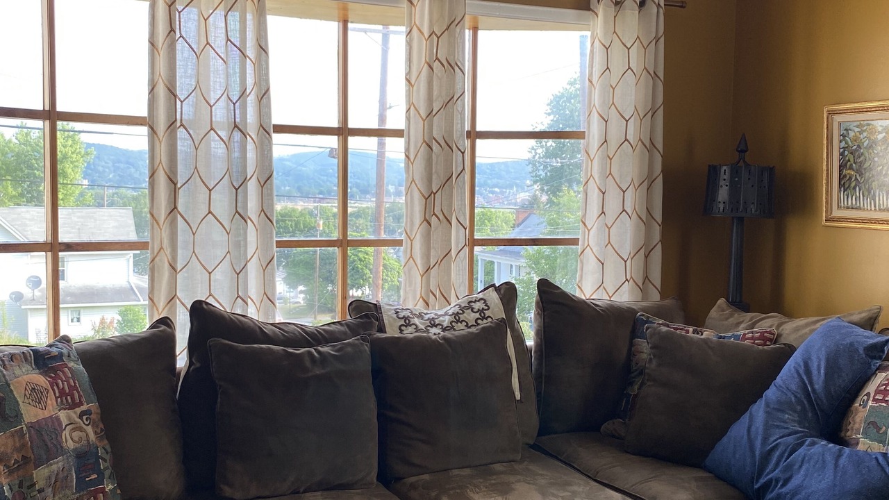 Photo of Livingroom in Williamsport