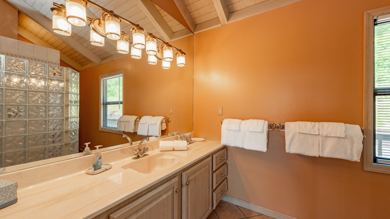 Photo of Bathroom in Paradise Point