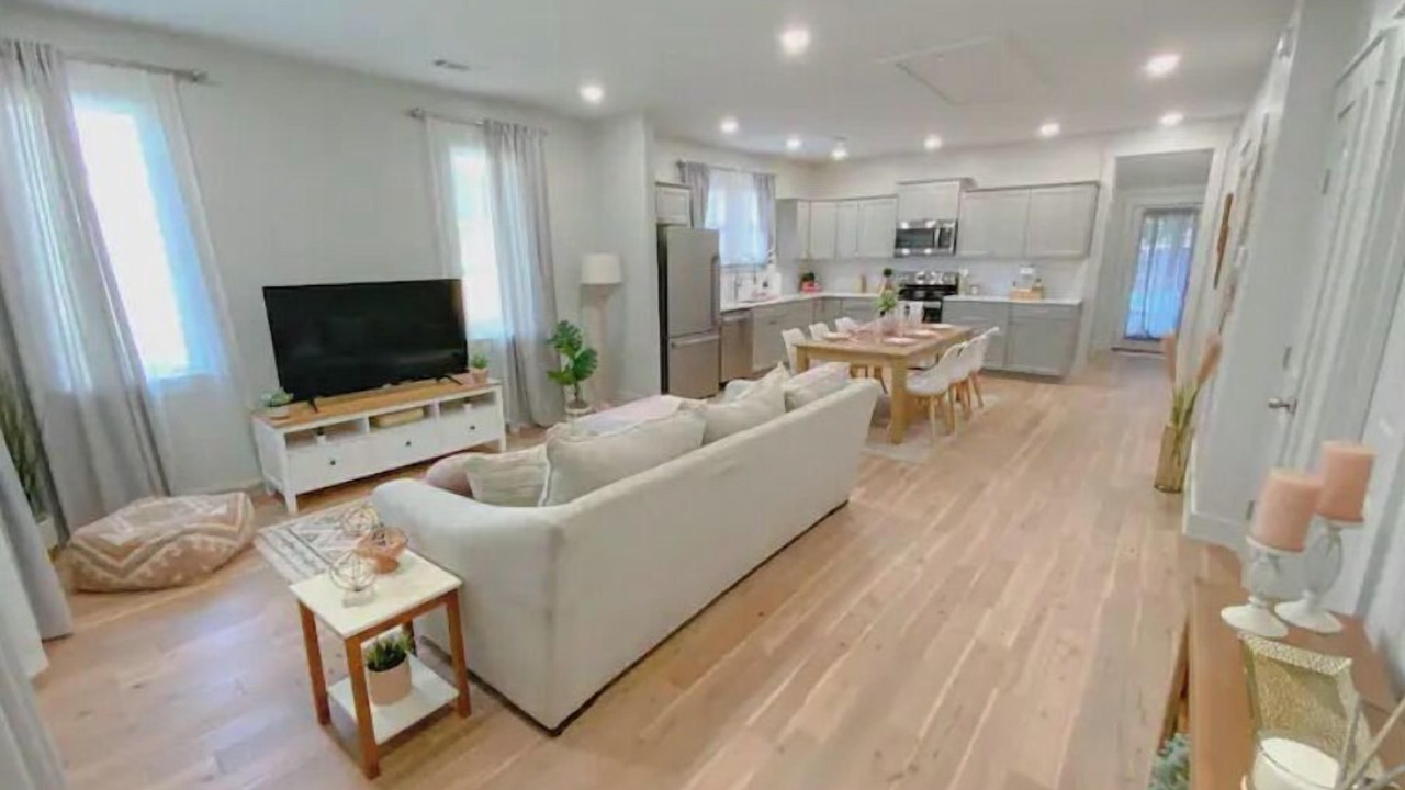 Photo of Livingroom in East Memphis