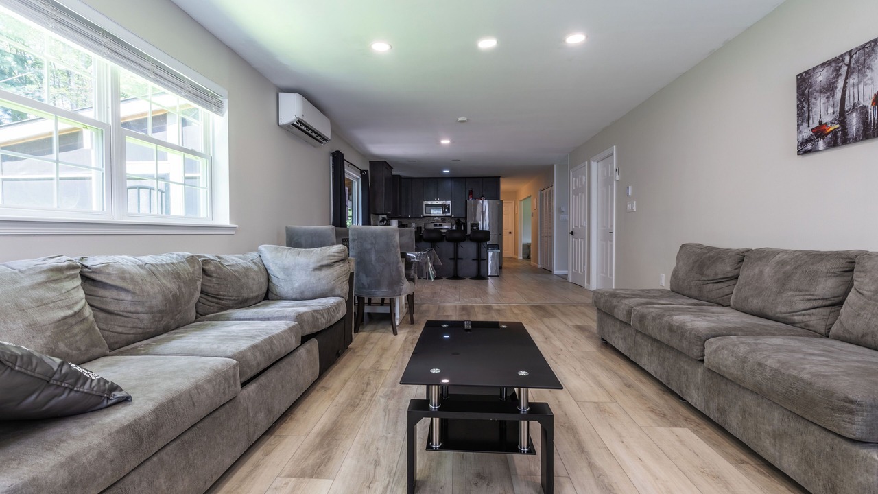 Photo of Livingroom in Blakeslee