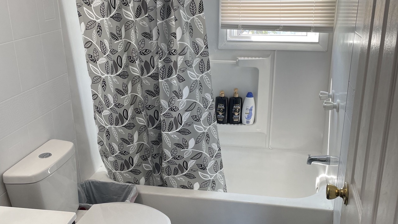 Photo of Bathroom in Hopelawn