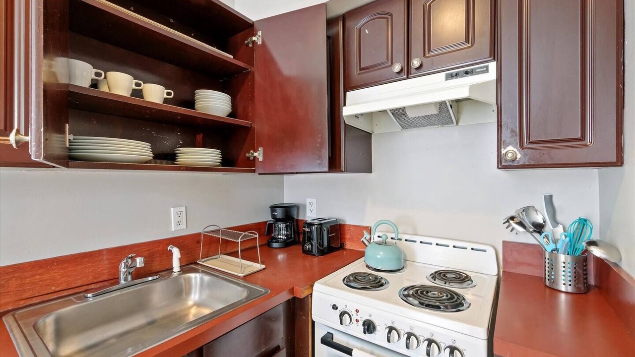 Photo of Kitchen in Graduate Hospital