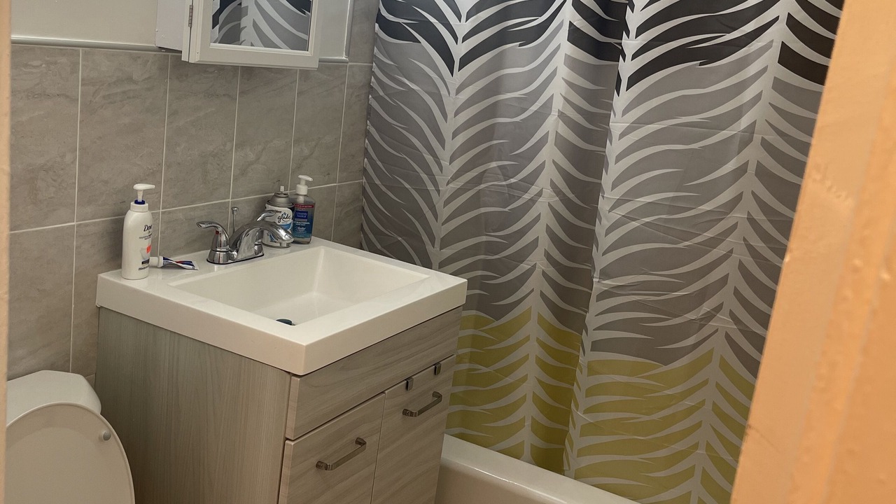 Photo of Bathroom in Pelham Gardens