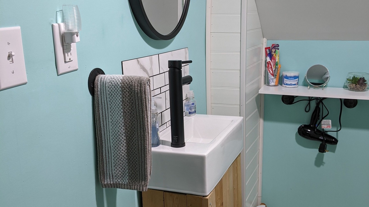Photo of Bathroom in Buckeye Lake
