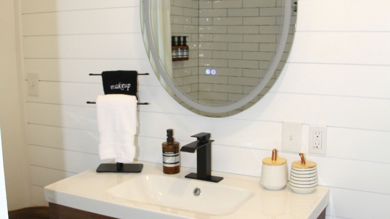 Photo of Bathroom in McArthur