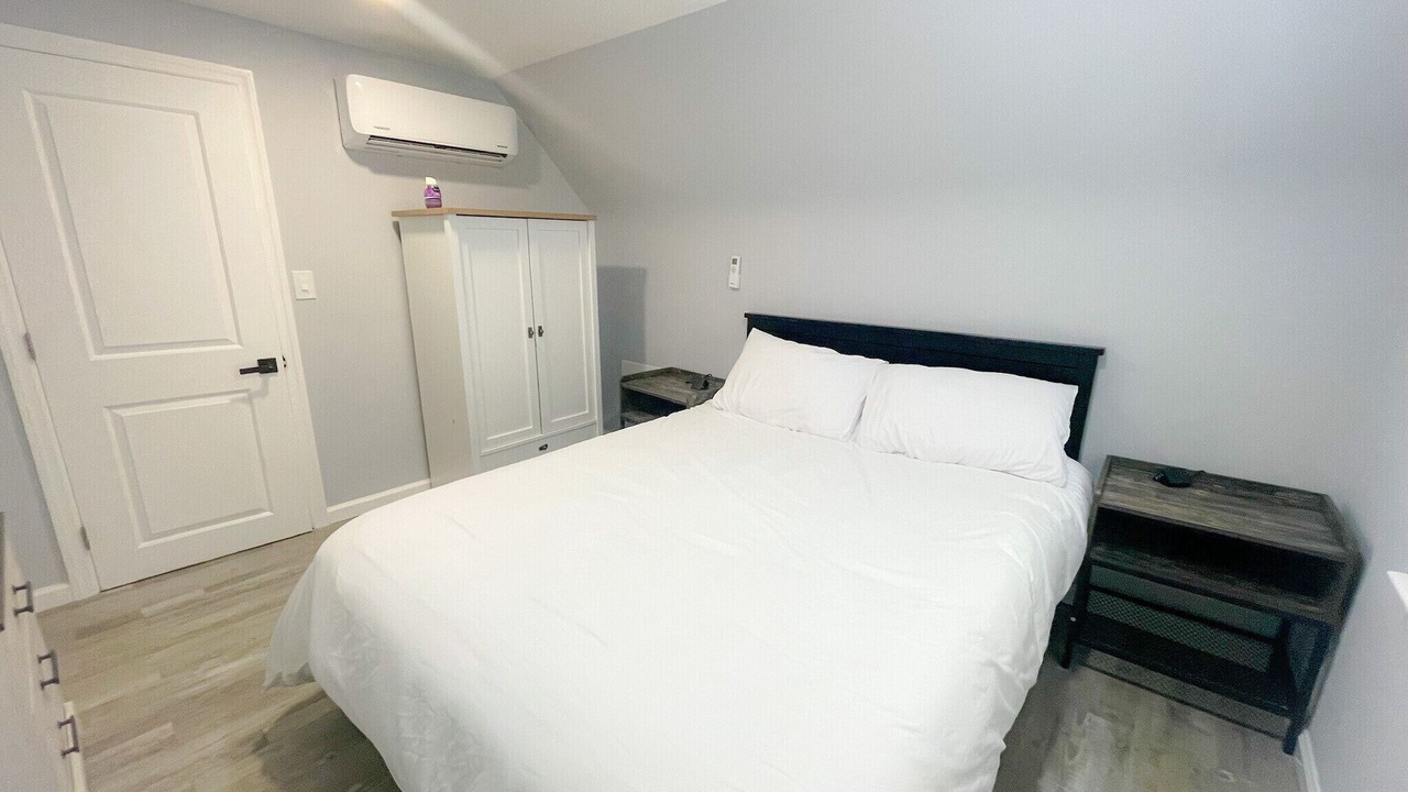 Photo of Bedroom in Bayonne