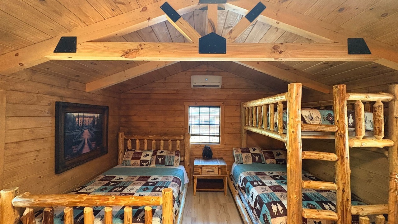Photo of Bedroom in Ashley Oaks