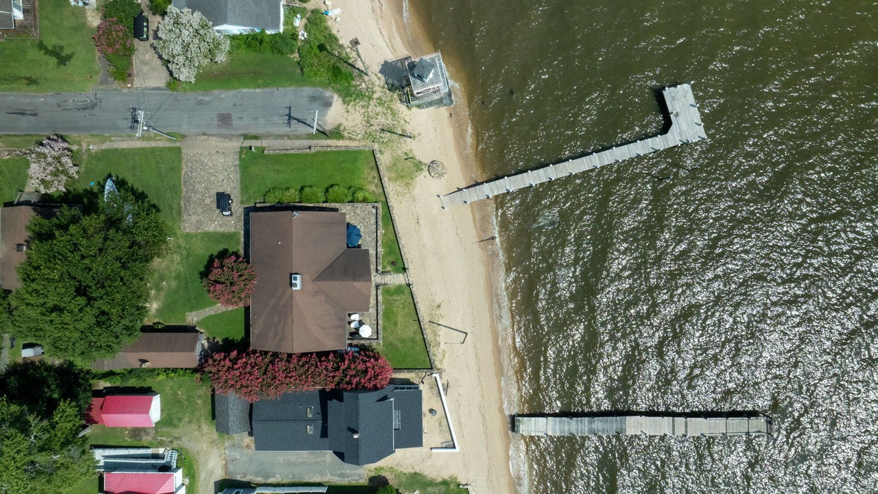 Photo of Outdoor in Issue