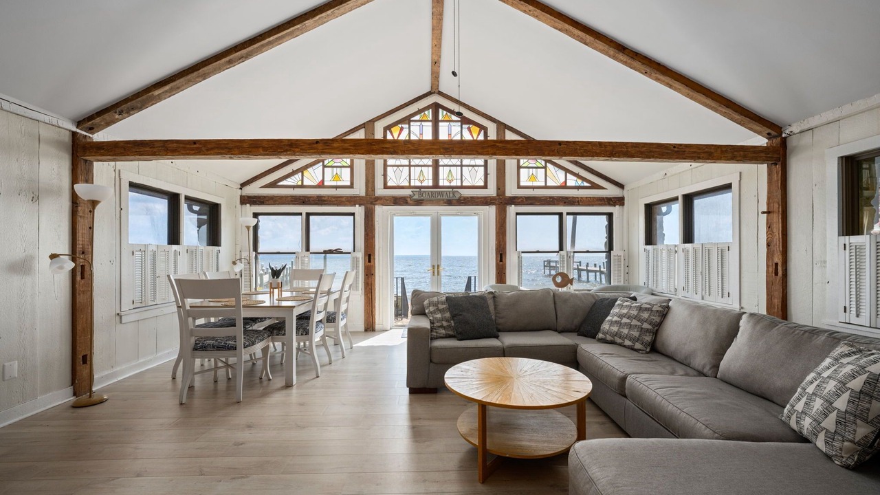 Photo of Livingroom in Issue