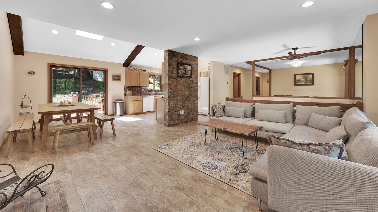 Photo of Livingroom in Lakeville