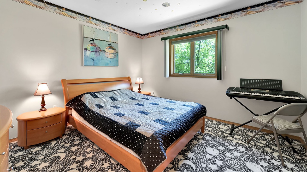 Photo of Bedroom in Lakeville