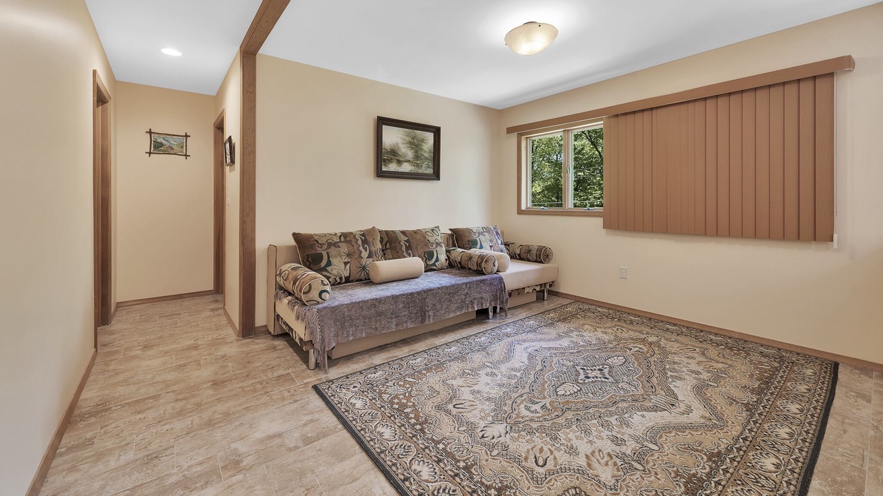 Photo of Livingroom in Lakeville
