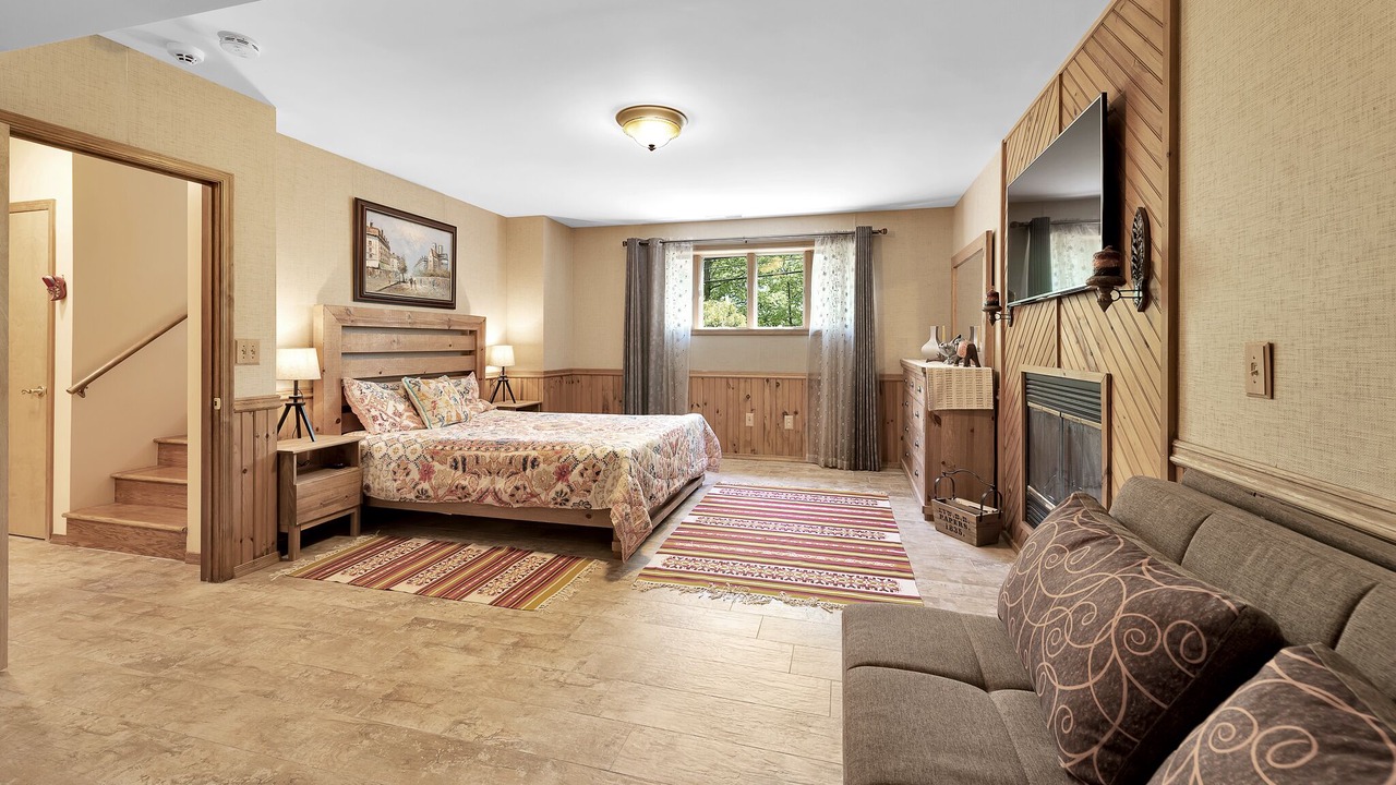 Photo of Bedroom in Lakeville