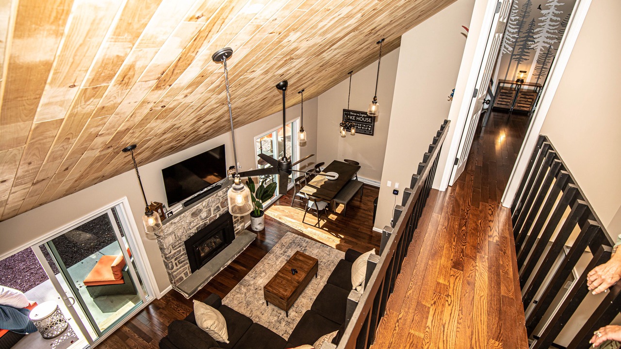 Photo of Livingroom in Lake Harmony Estates