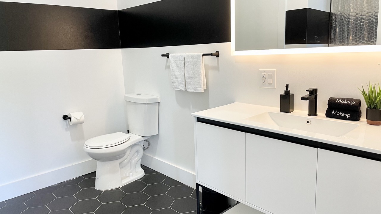 Photo of Bathroom in Elizabeth