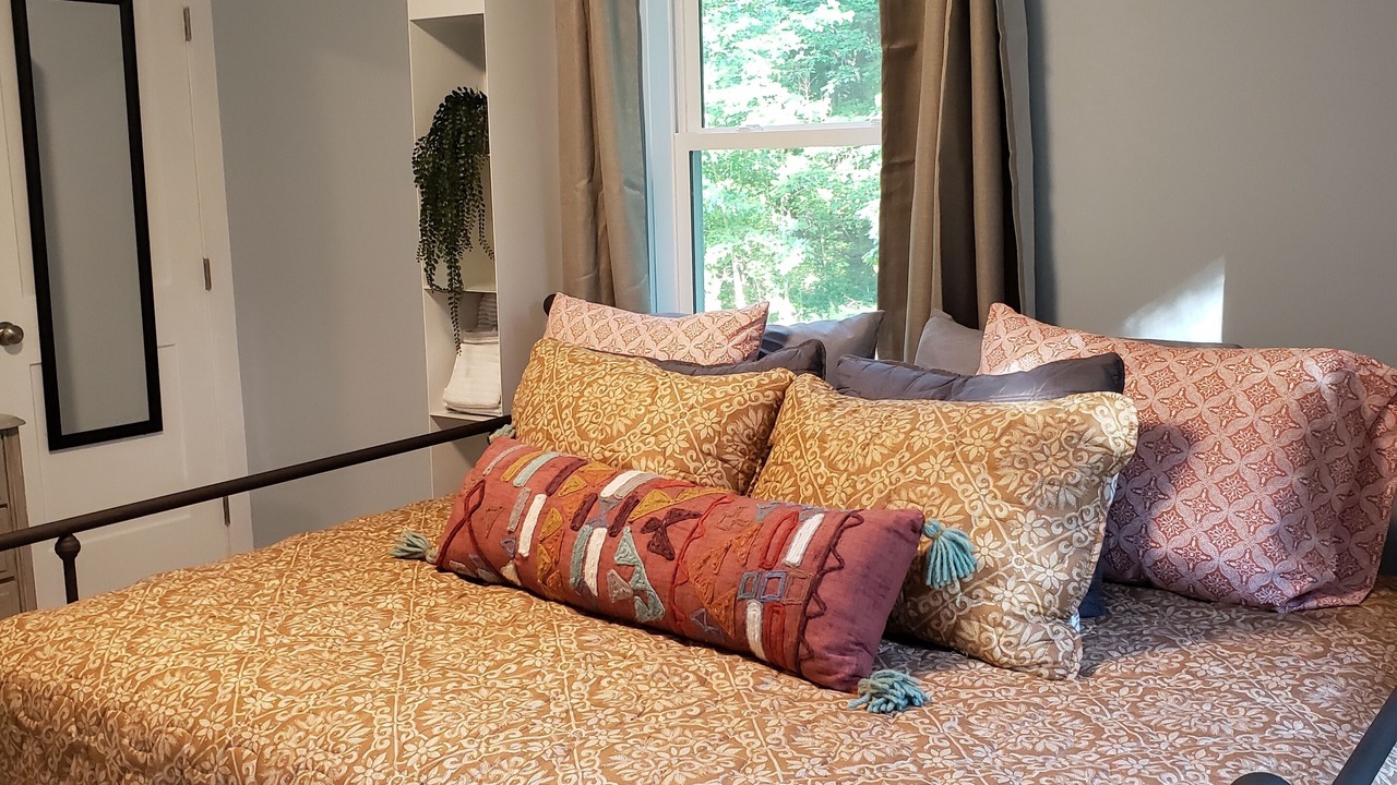Photo of Bedroom in Point Lookout