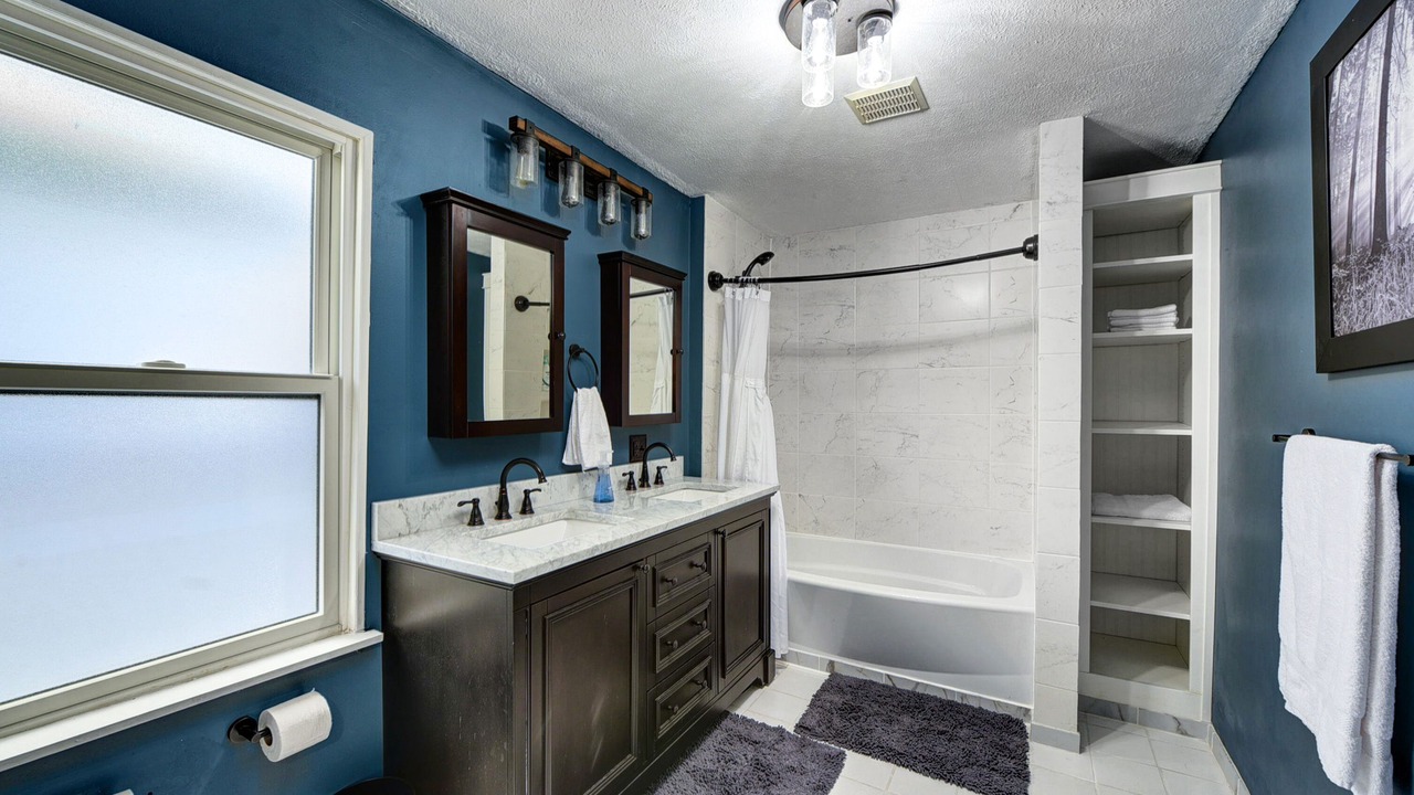 Photo of Bathroom in Ohio City