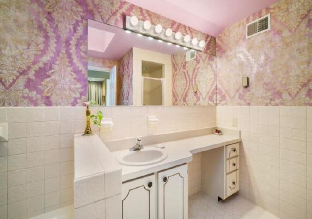 Photo of Bathroom in Margate City