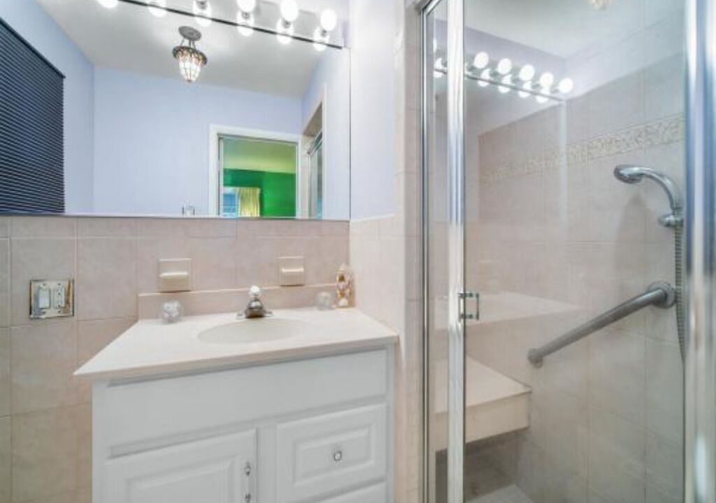 Photo of Bathroom in Margate City