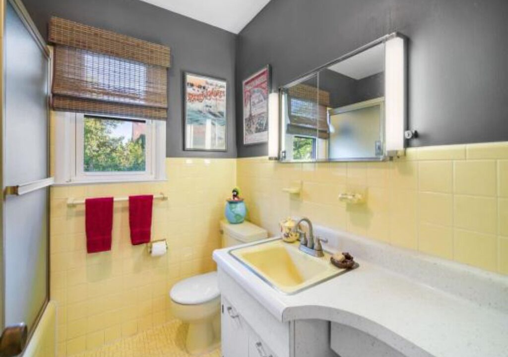 Photo of Bathroom in Margate City