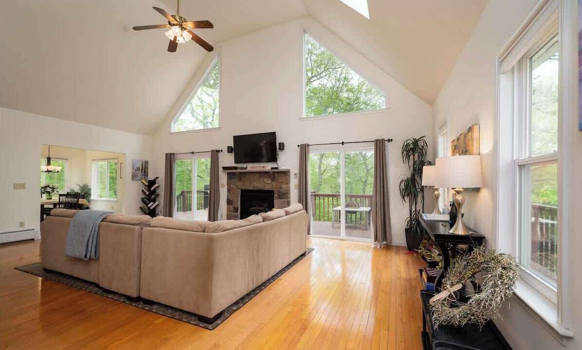 Photo of Livingroom in Lackawaxen