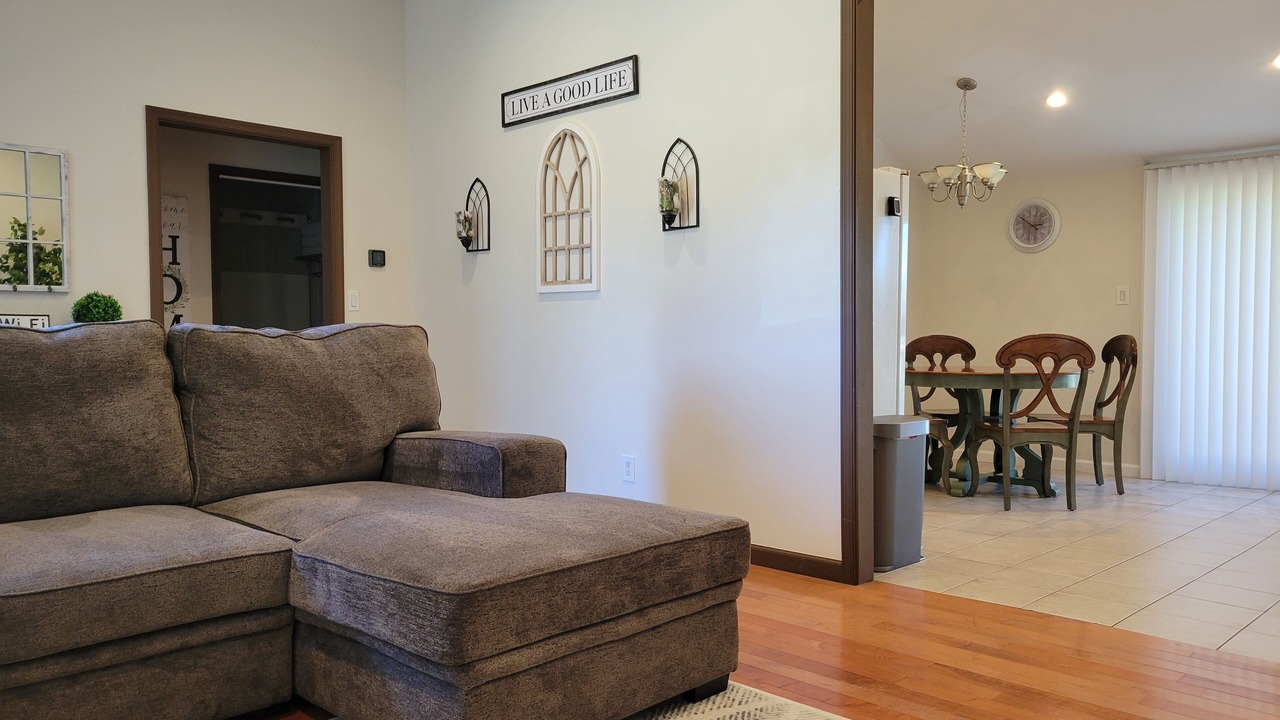 Photo of Livingroom in Milton