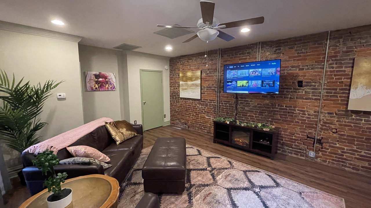 Photo of Livingroom in Central Northside