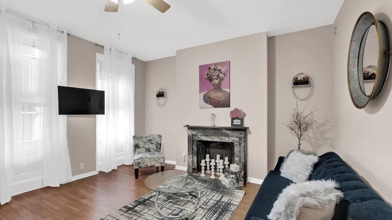 Photo of Livingroom in Gayborhood