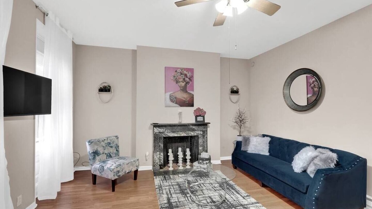 Photo of Livingroom in Gayborhood