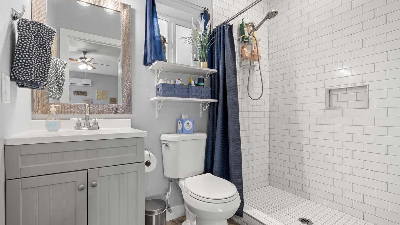 Photo of Bathroom in F. Q. Story