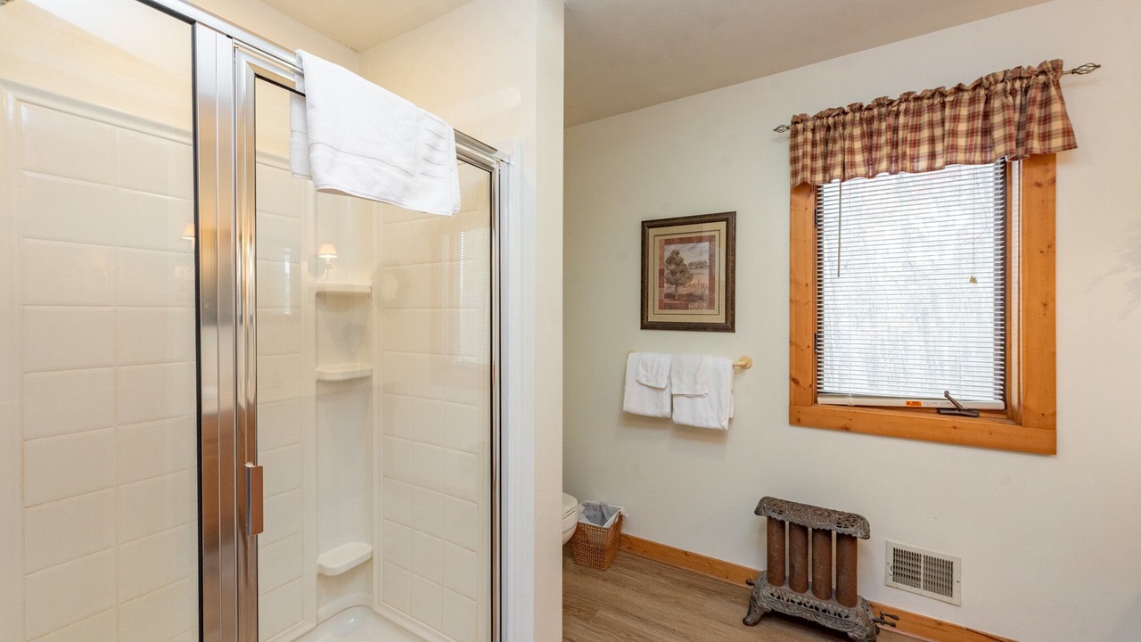 Photo of Bathroom in North Glade Hills