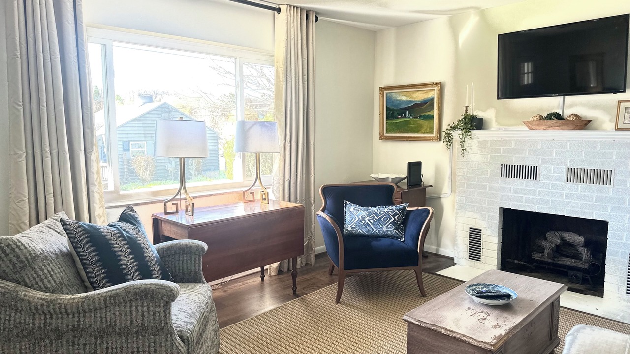 Photo of Livingroom in Lewisburg