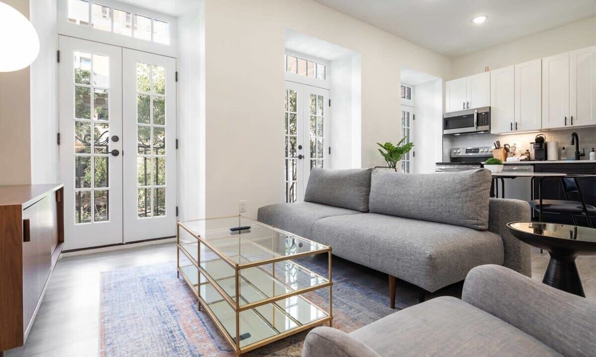 Photo of Livingroom in Rittenhouse Row