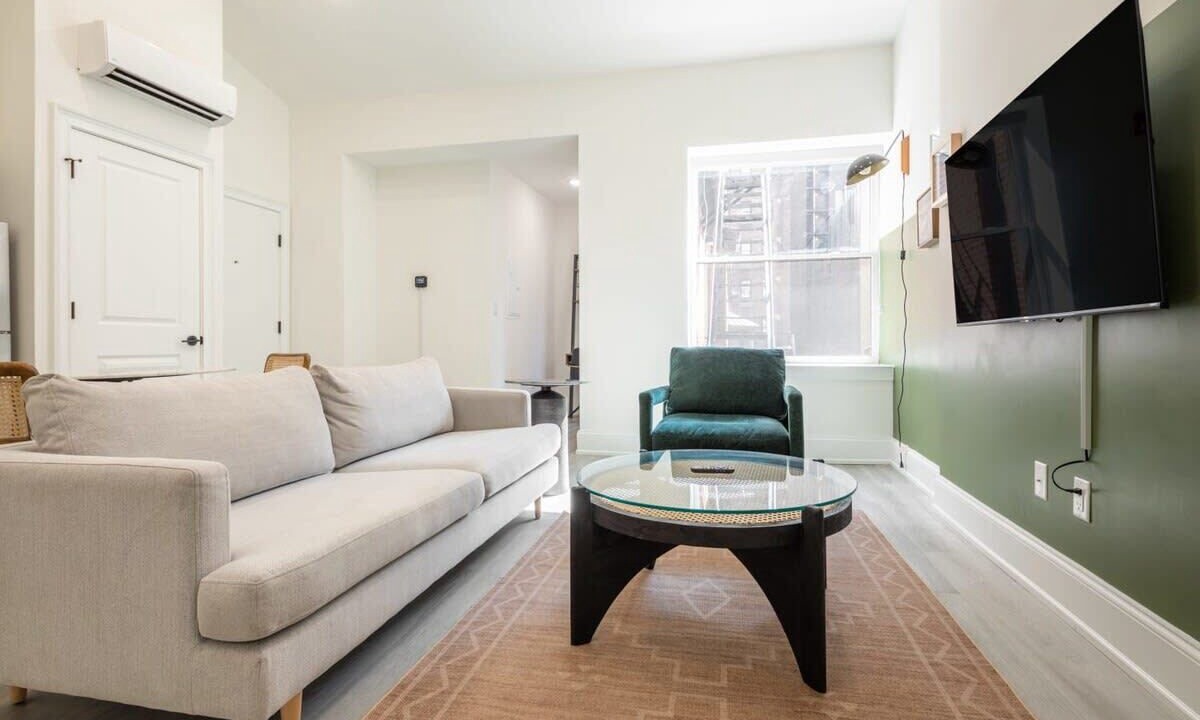 Photo of Livingroom in Rittenhouse Row