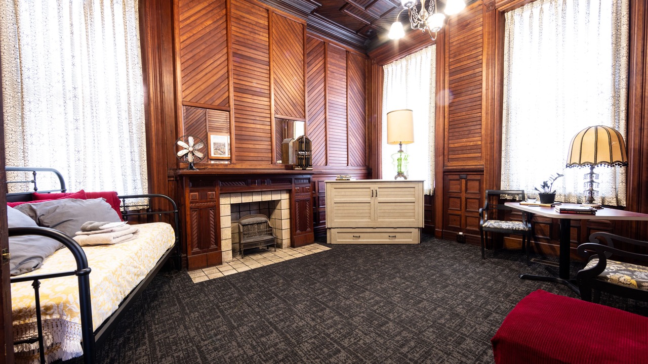 Photo of Bedroom in South Side Slopes