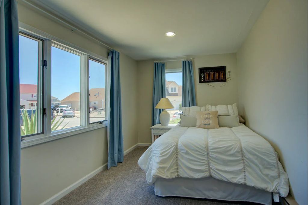 Photo of Bedroom in Bayville