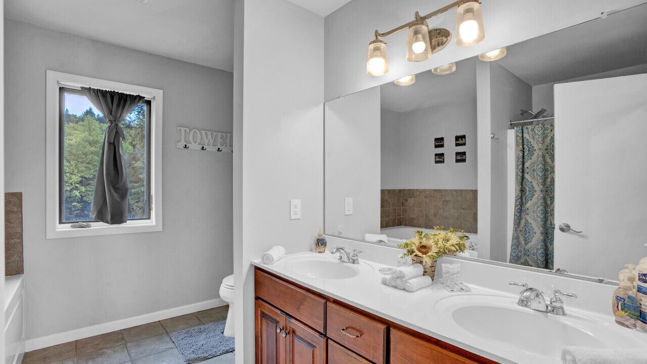Photo of Bathroom in Henryville