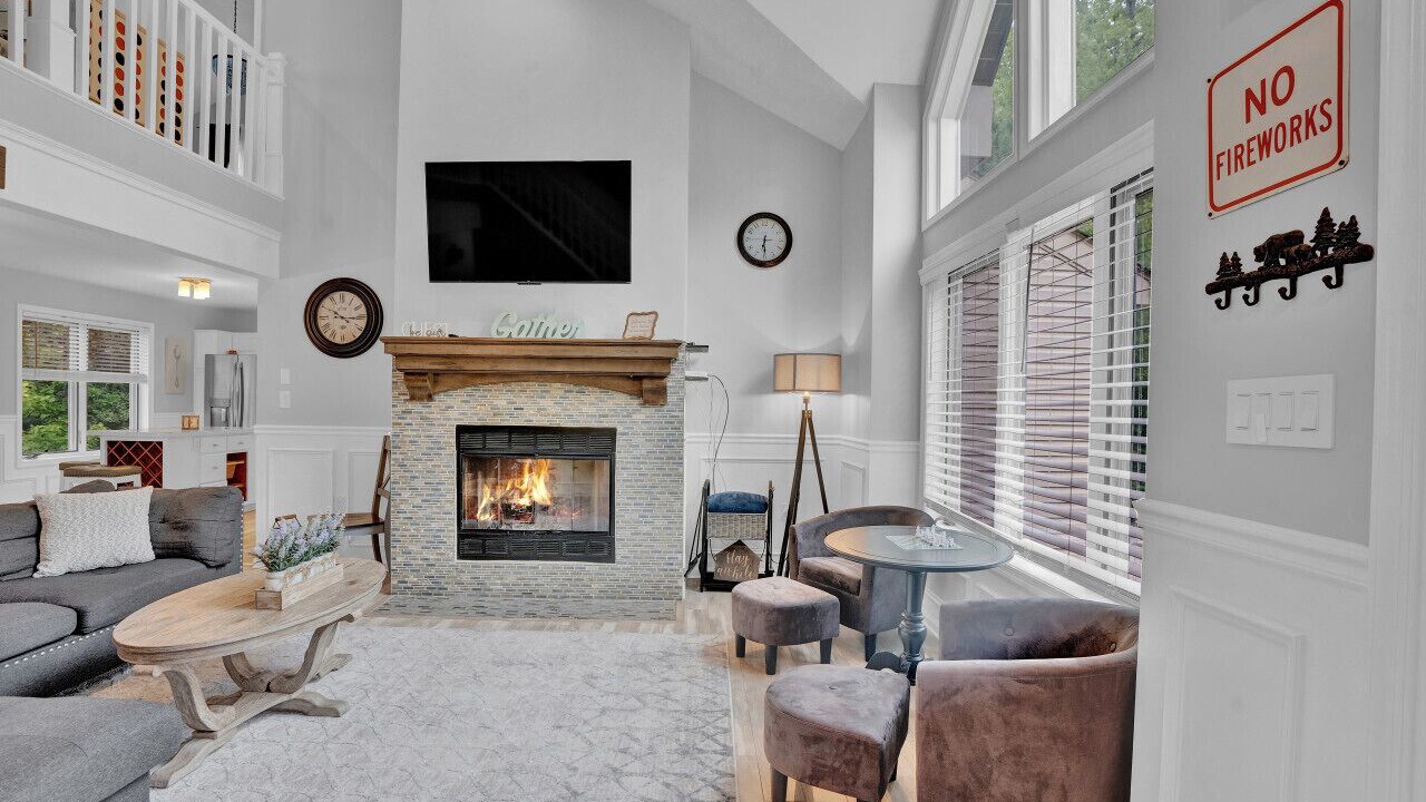 Photo of Livingroom in Henryville