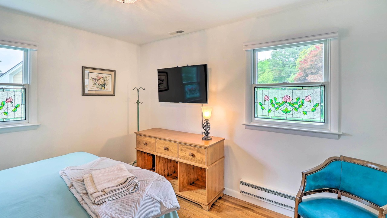Photo of Bedroom in Grasonville