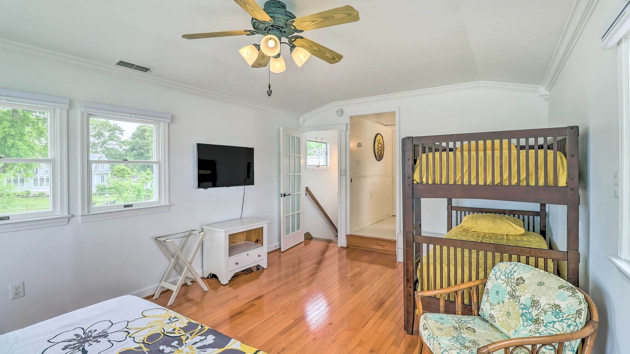 Photo of Bedroom in Grasonville