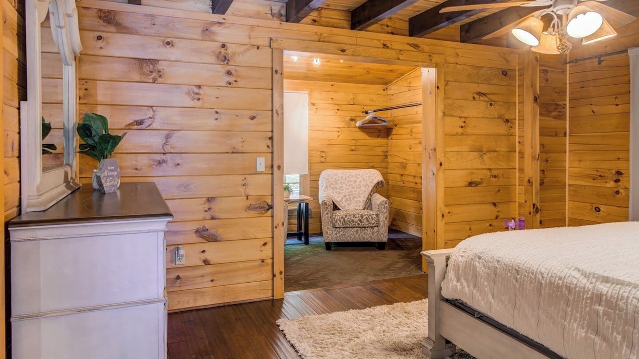 Photo of Bedroom in Cedarhurst