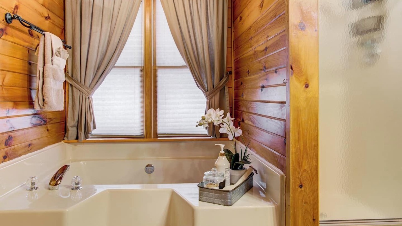 Photo of Bathroom in Cedarhurst