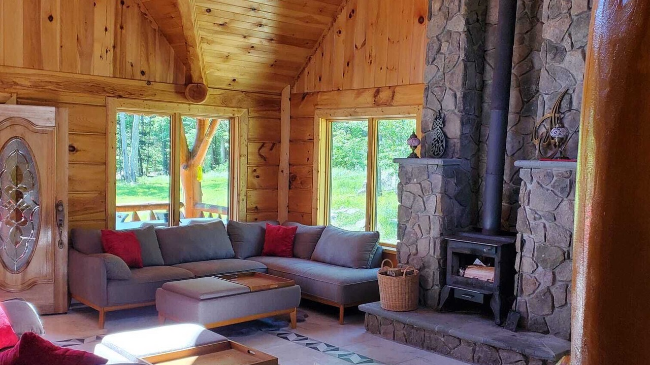 Photo of Livingroom in Monticello