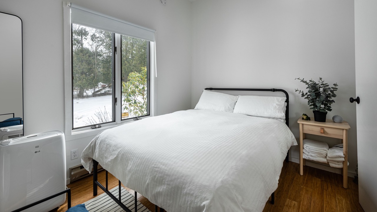 Photo of Bedroom in Swan Lake