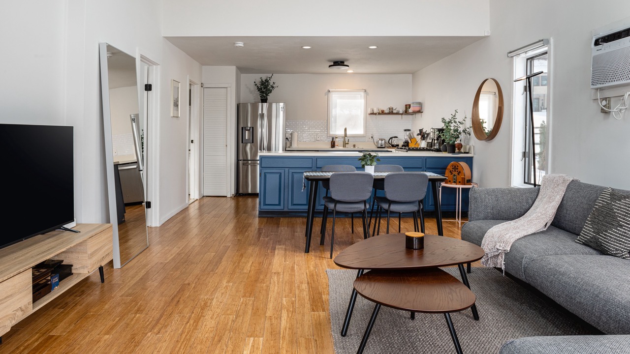 Photo of Livingroom in Swan Lake
