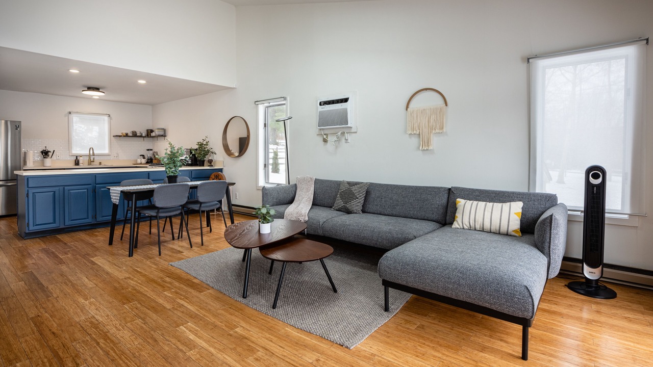 Photo of Livingroom in Swan Lake