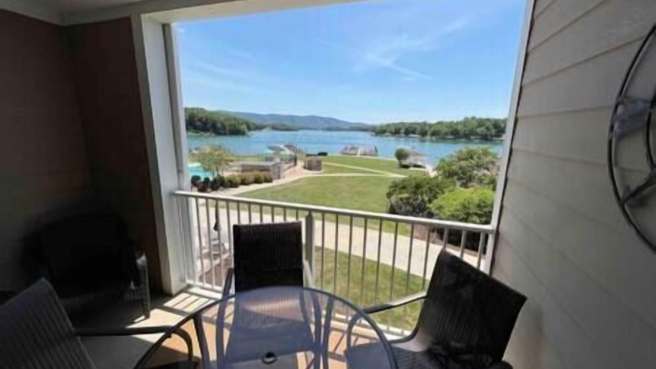 Photo of Patio Balcony in Smith Mountain Lake