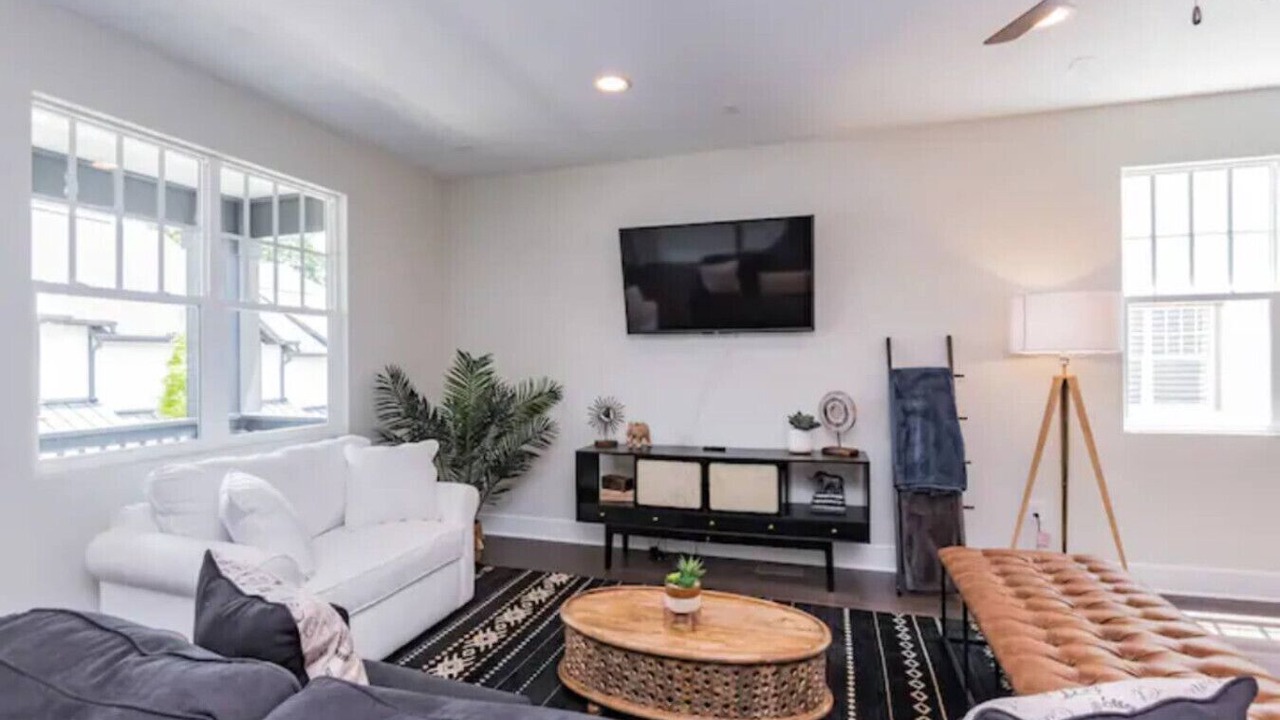 Photo of Livingroom in Historic Waverly