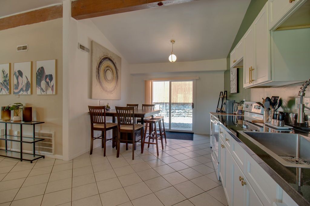 Photo of Kitchen in Roselawn Finance