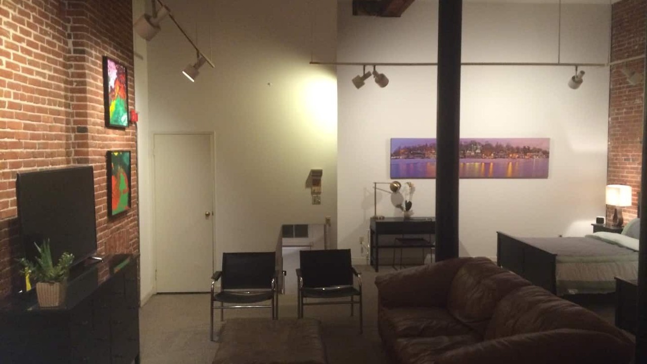Photo of Livingroom in Center City East